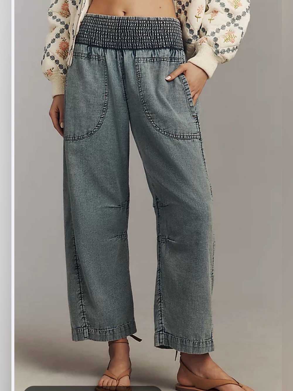 Anthropologie Pilcro The Reese Smocked Pull-On
Barrel Jeans Denim Blue XS